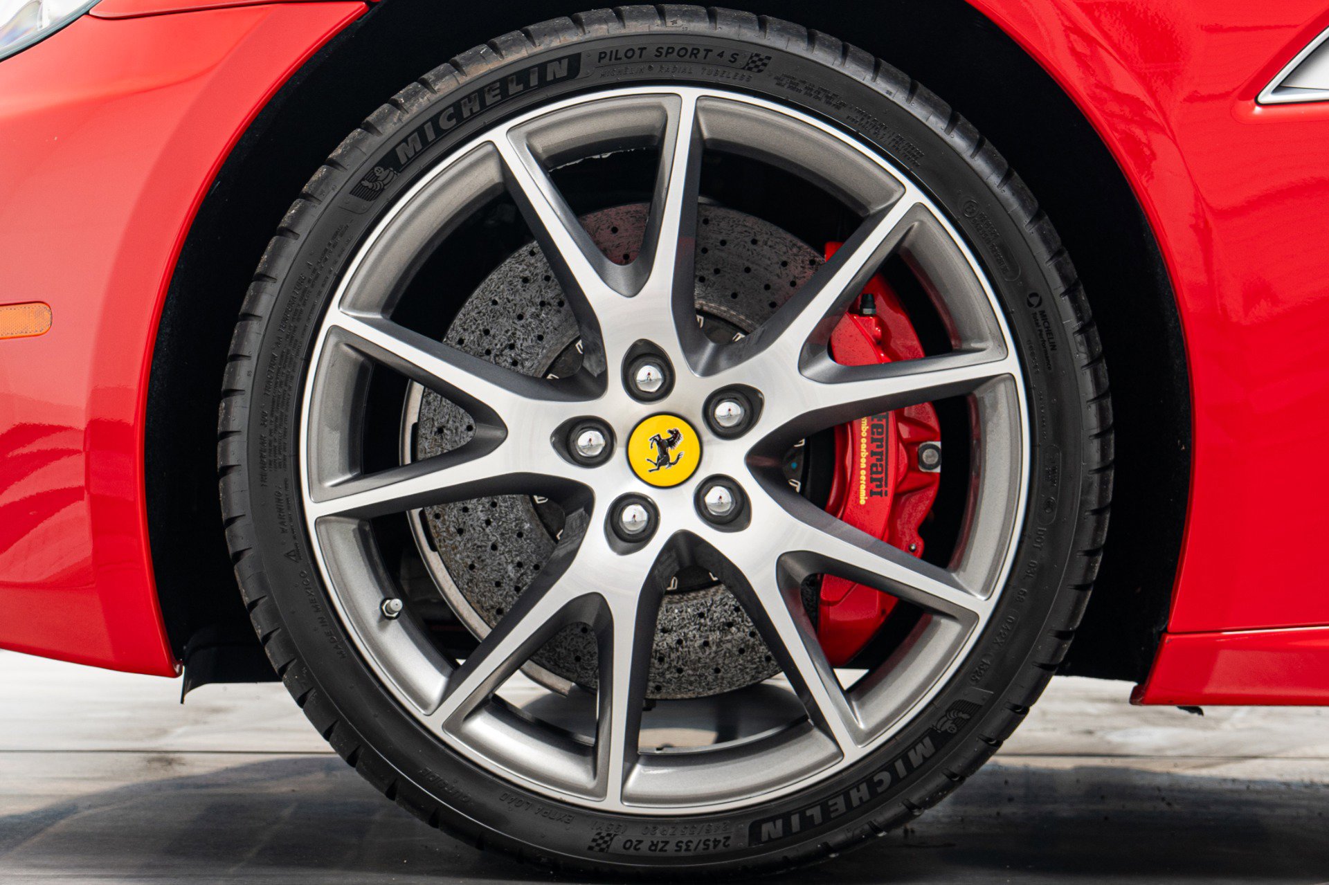 Used 2013 Ferrari California RWD image 10