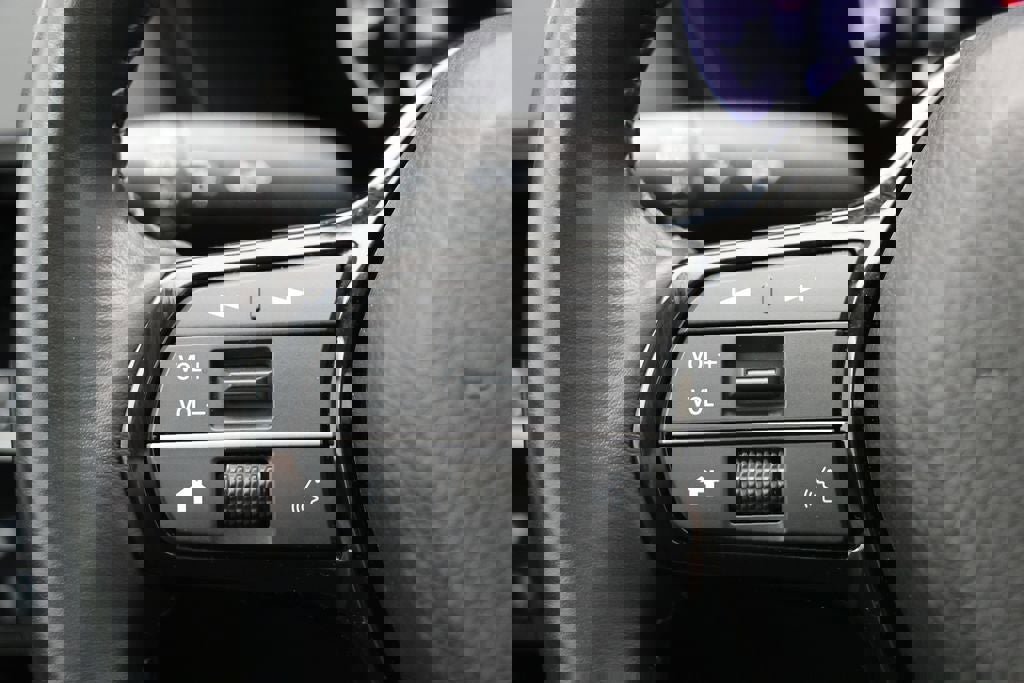 Used 2025 Honda CR-V EX-L image 19