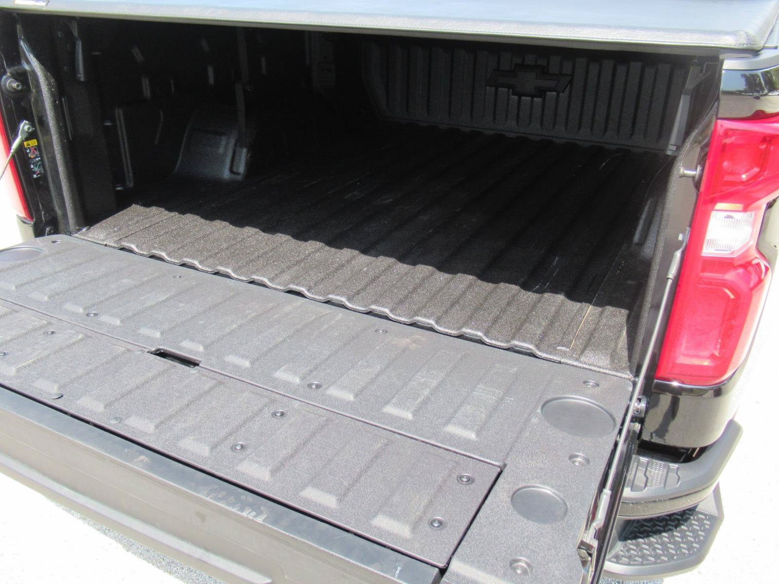 Used 2026 Chevrolet Silverado 1500 High Country w/ High Country Premium Package AWD/4WD image 36
