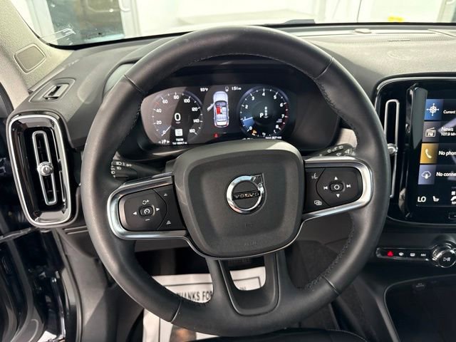 Used 2022 Volvo XC40 T5 Momentum AWD/4WD image 26