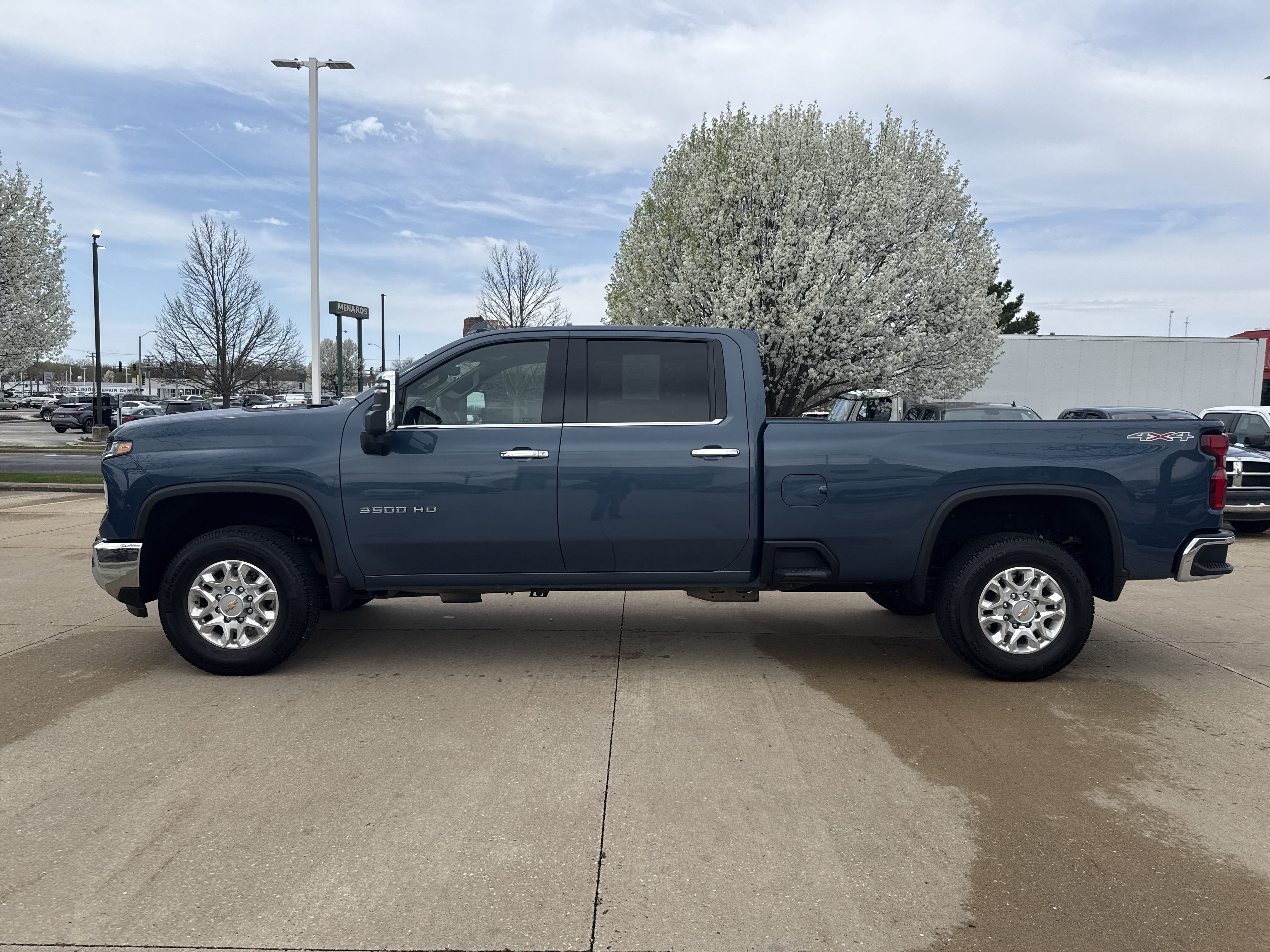 Used 2024 Chevrolet Silverado 3500 LTZ w/ LTZ Premium Package AWD/4WD image 9