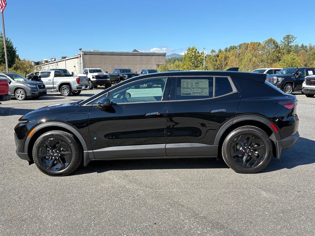 New 2026 Chevrolet Equinox EV LT w/ Midnight Package image 15