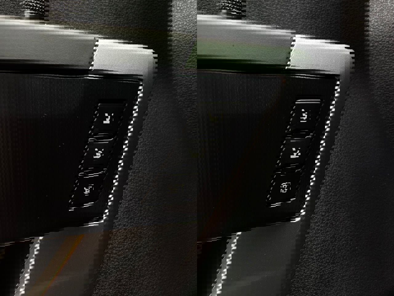 Used 2025 Toyota Sequoia Platinum AWD/4WD image 29