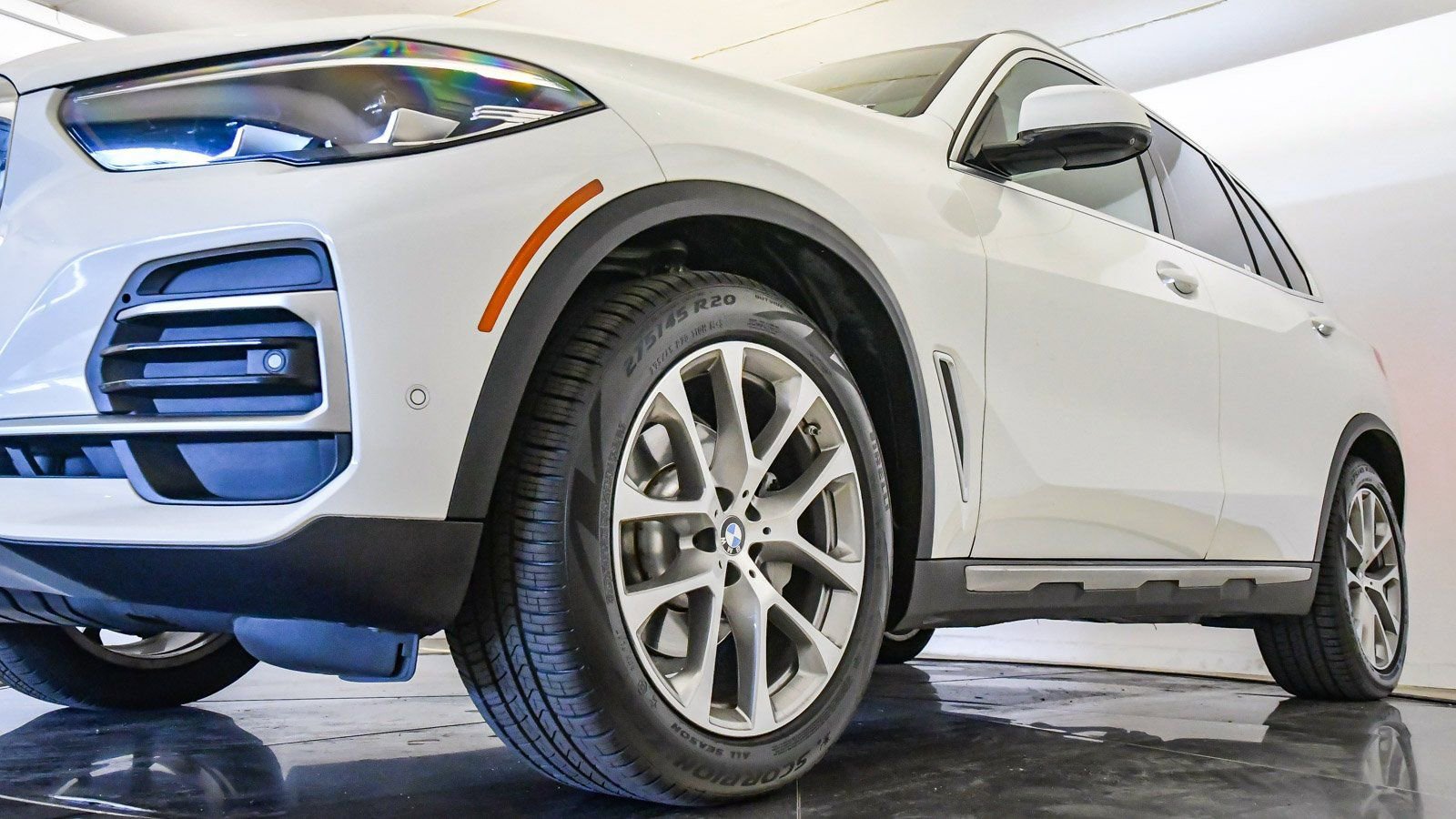 Certified 2022 BMW X5 xDrive40i w/ Parking Assistance Package image 9