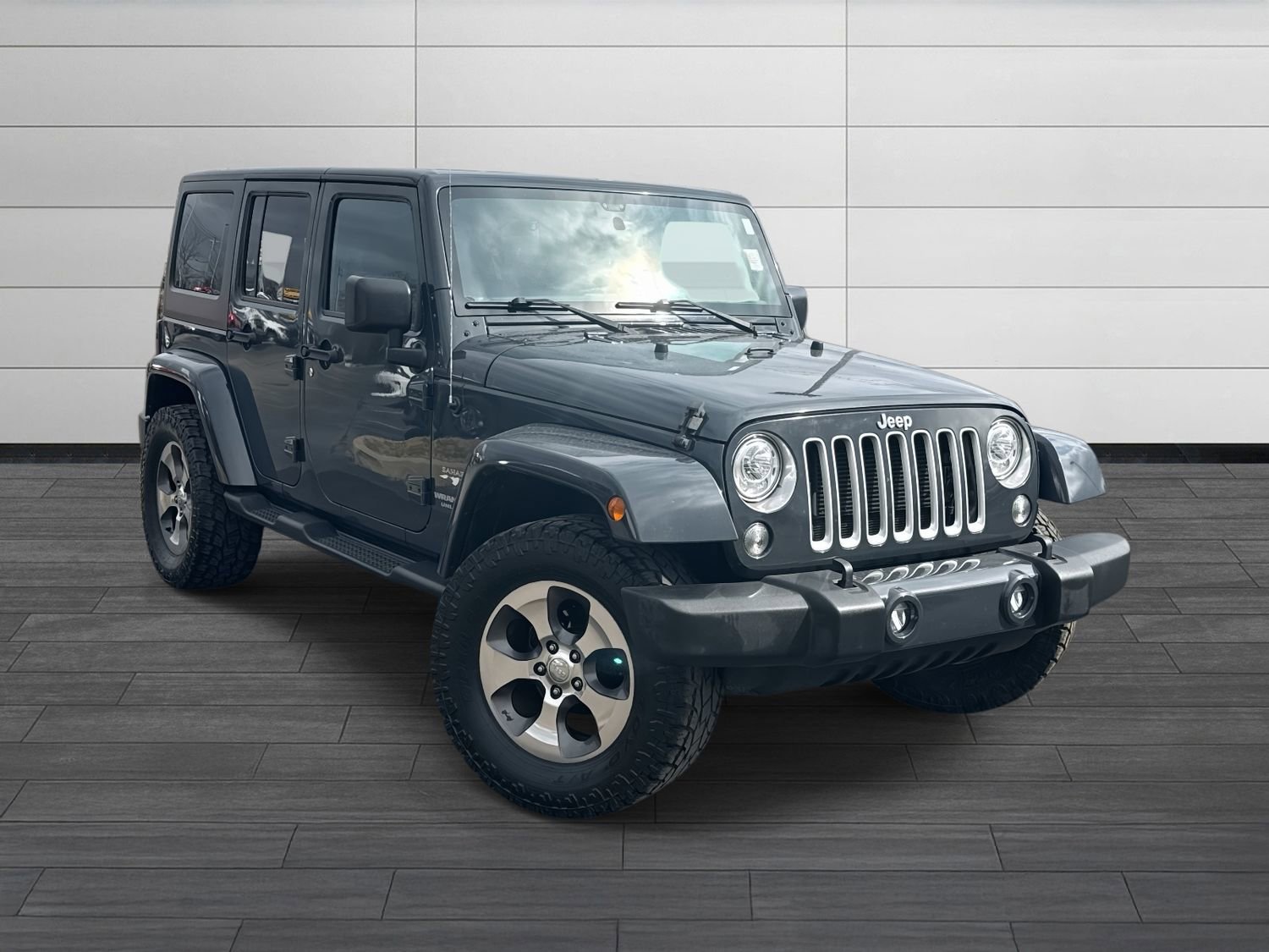 Used 2017 Jeep Wrangler Unlimited Sahara w/ Max Tow Package video 2