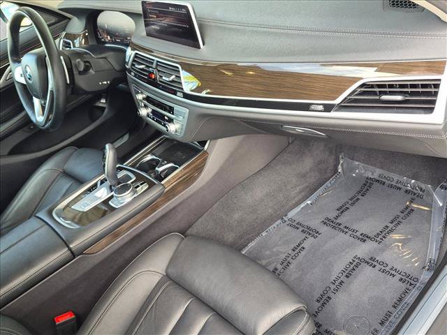 Used 2020 BMW 740i RWD image 21