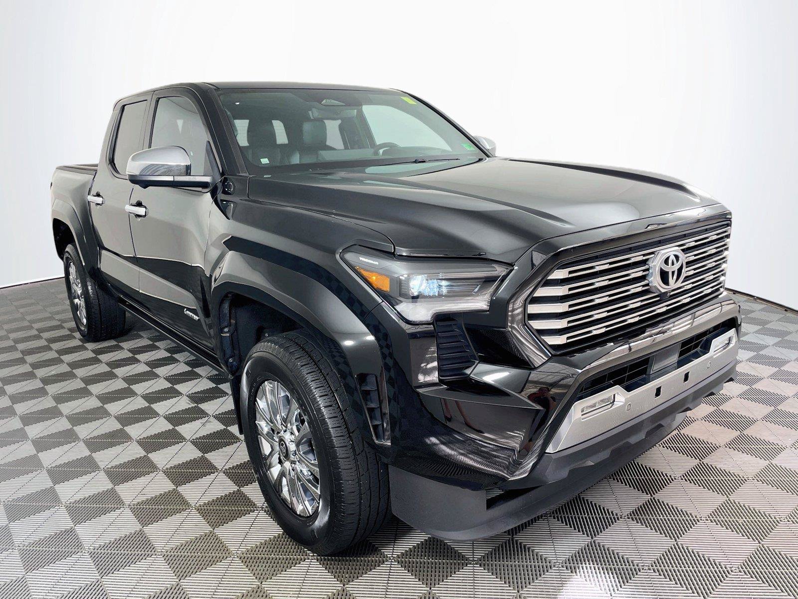 Used 2024 Toyota Tacoma Limited w/ Limited Package (LT)