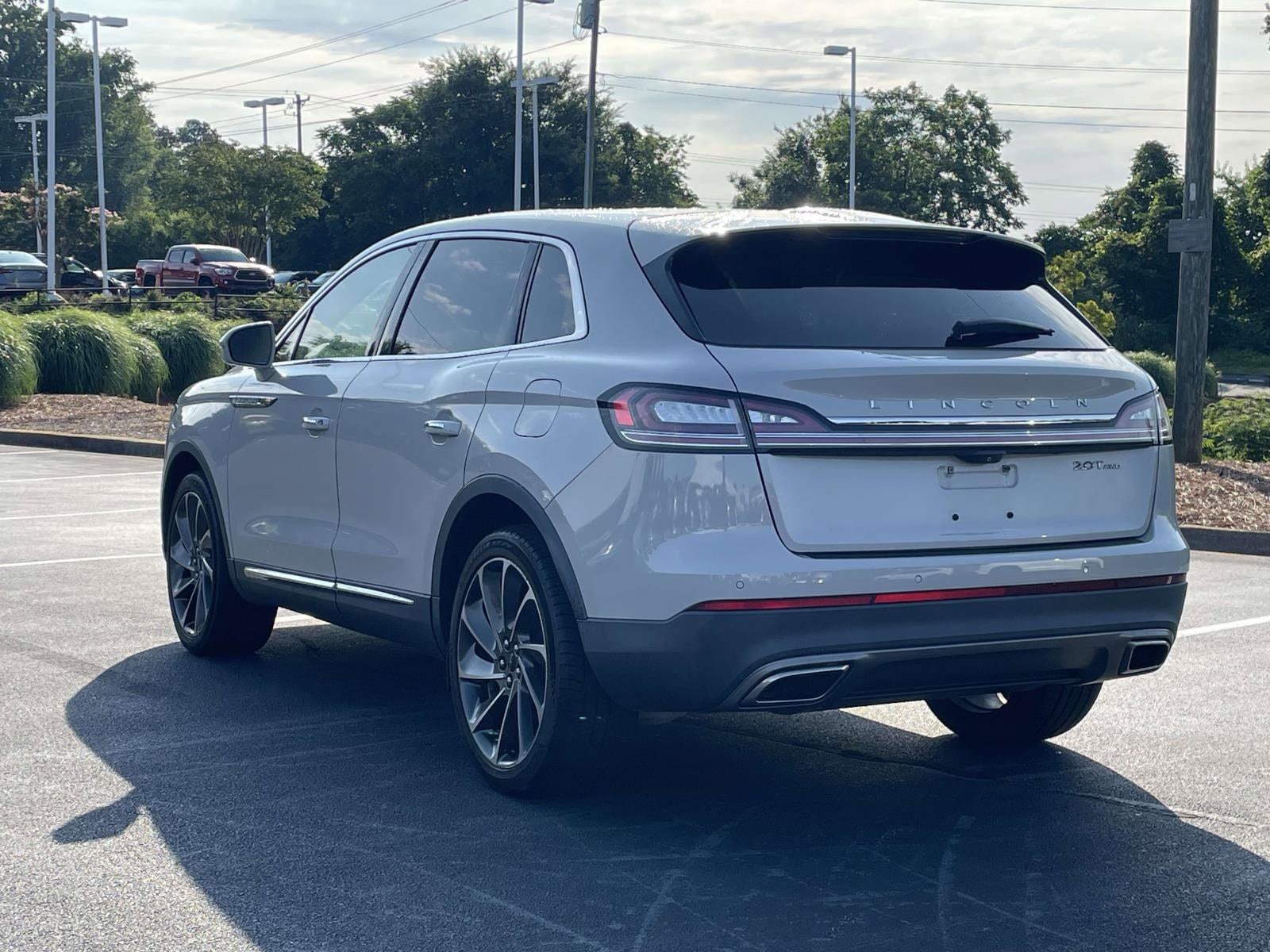 Used 2019 Lincoln Nautilus Reserve w/ Driver Assistance Package AWD/4WD image 4