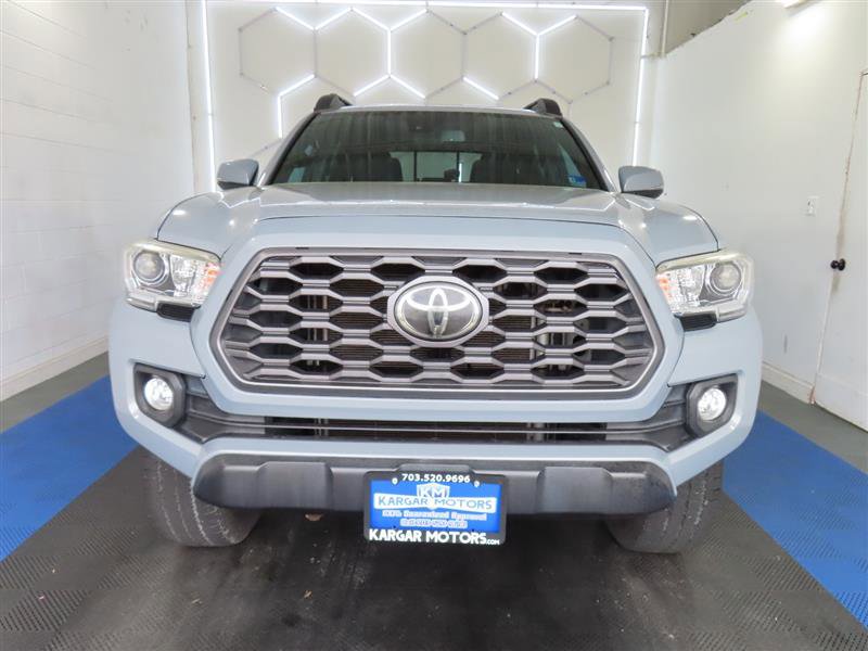 Used 2021 Toyota Tacoma TRD Off-Road image 2