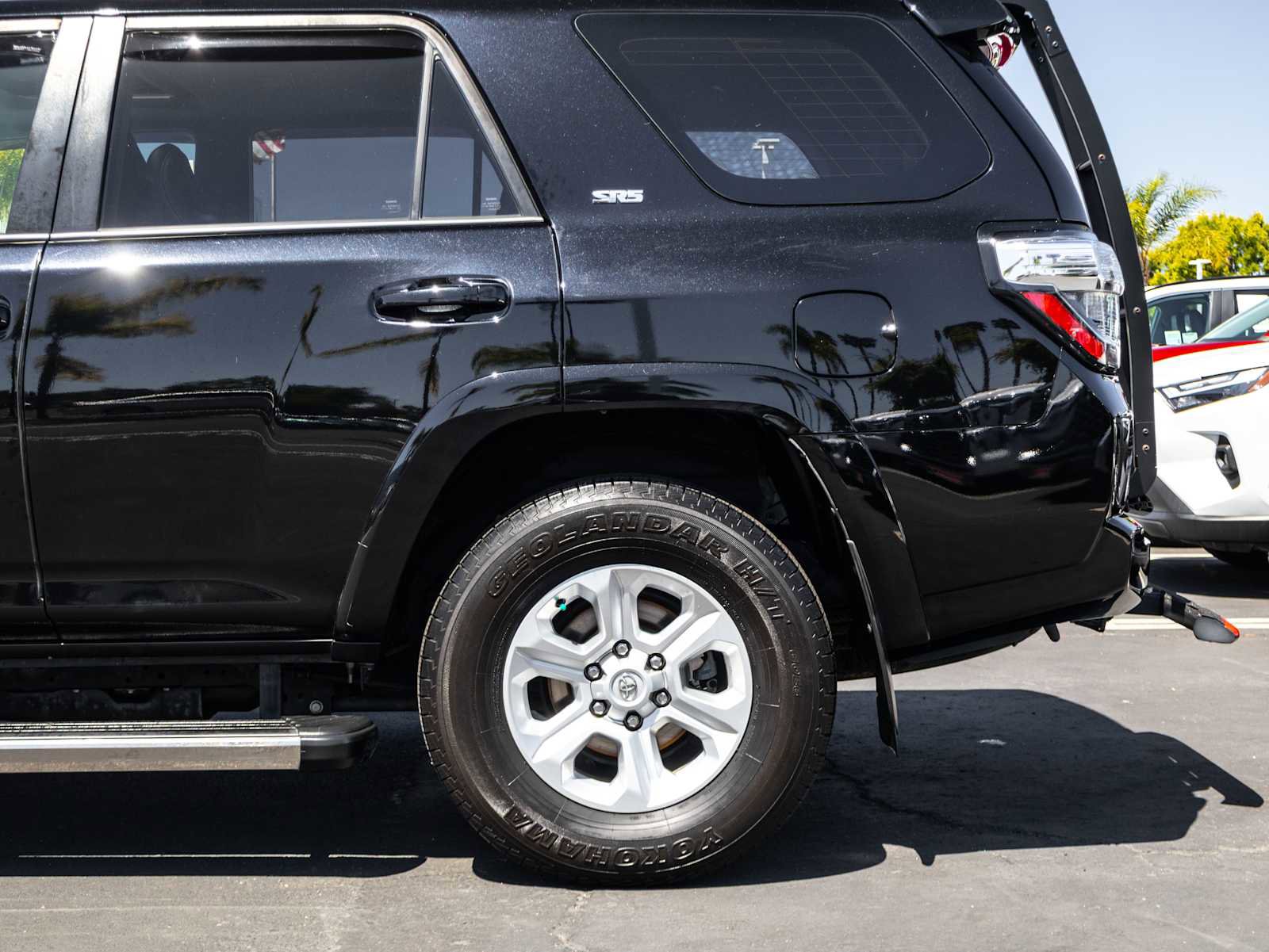 Used 2022 Toyota 4Runner SR5 Premium w/ Moonroof Package RWD image 9