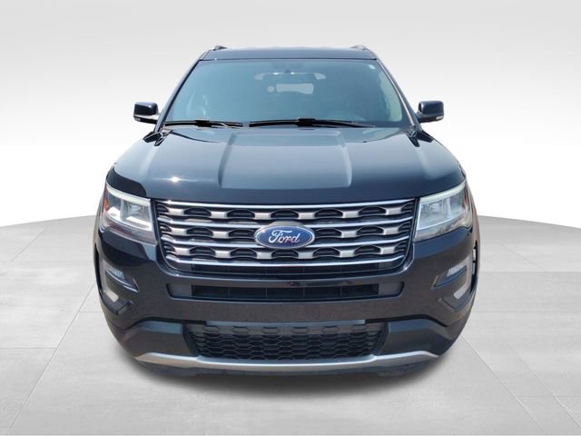 Used 2017 Ford Explorer XLT w/ Equipment Group 202A image 9