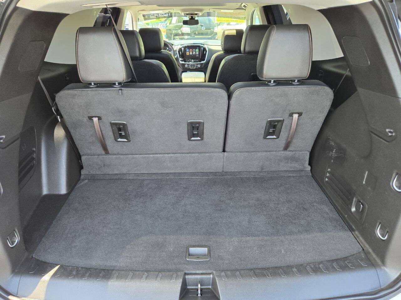 Used 2019 Chevrolet Traverse LT FWD image 46
