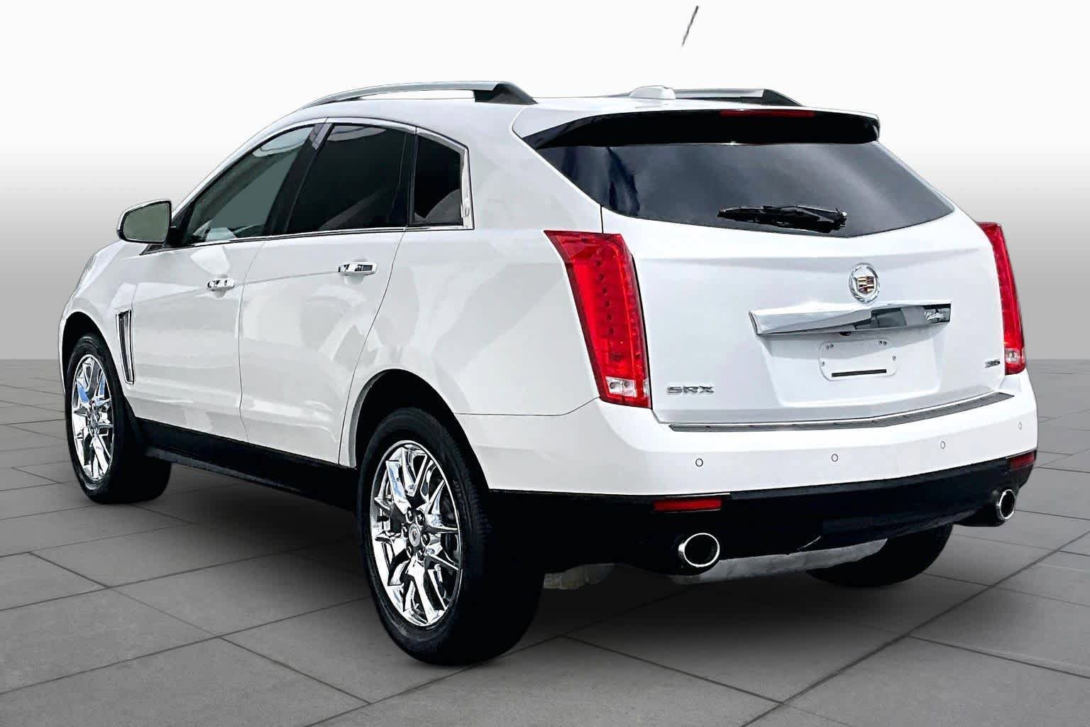 Used 2015 Cadillac SRX Luxury w/ Driver Awareness Package FWD image 11