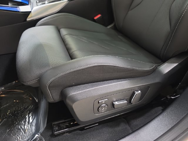Used 2025 BMW X3 xDrive30i w/ M Sport Package AWD/4WD image 28