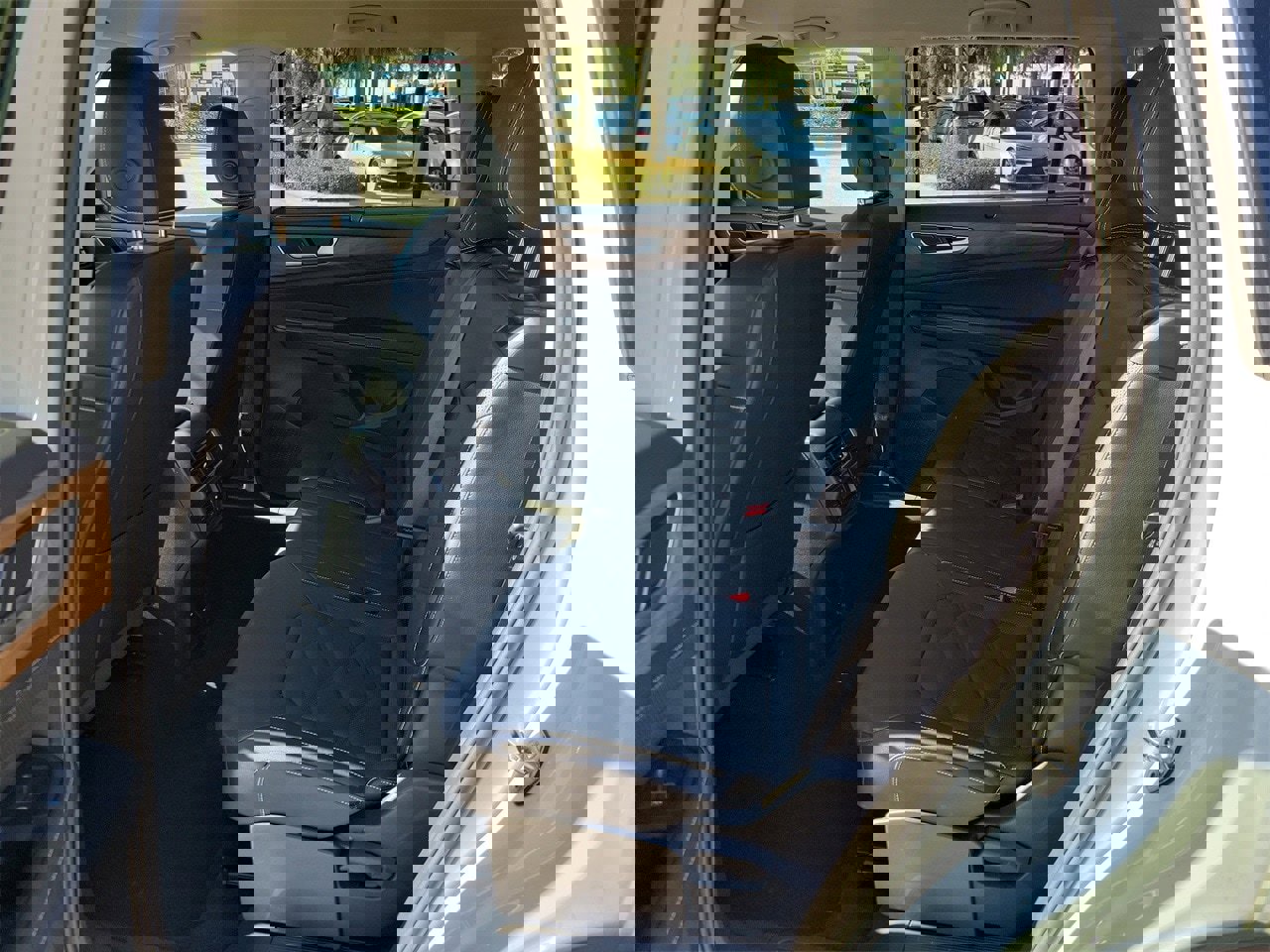 Used 2025 Volkswagen Atlas SE image 11