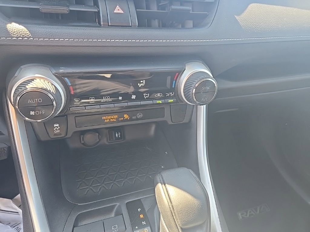 Used 2019 Toyota RAV4 LE image 20