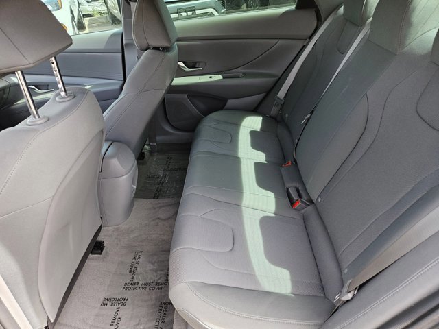 Used 2025 Hyundai Elantra SE FWD image 23