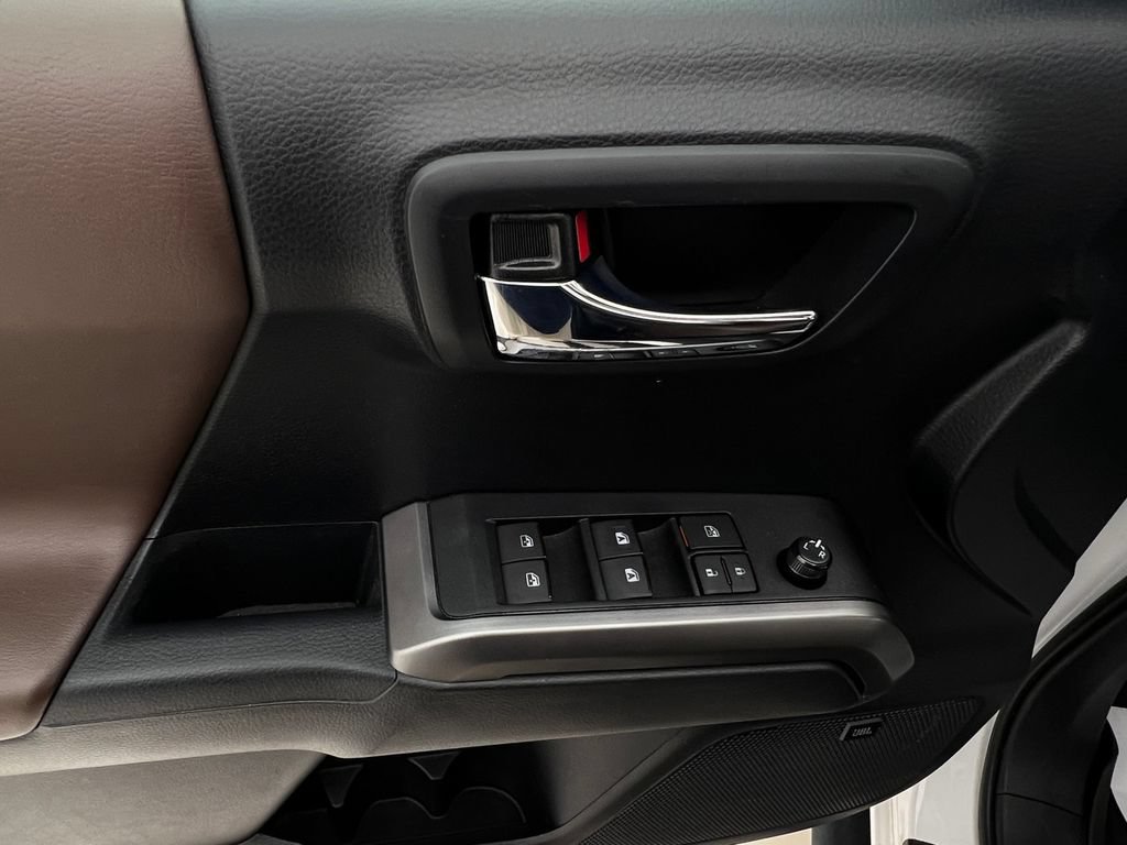 Used 2019 Toyota Tacoma Limited AWD/4WD image 23