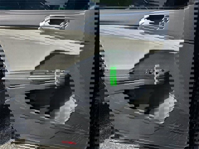 New 2025 Volkswagen Taos SE image 15