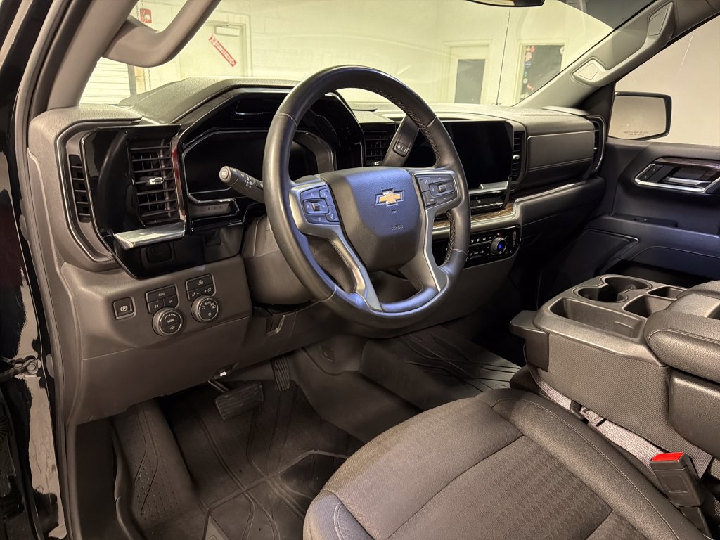 Used 2023 Chevrolet Silverado 1500 LT w/ Protection Package AWD/4WD image 26