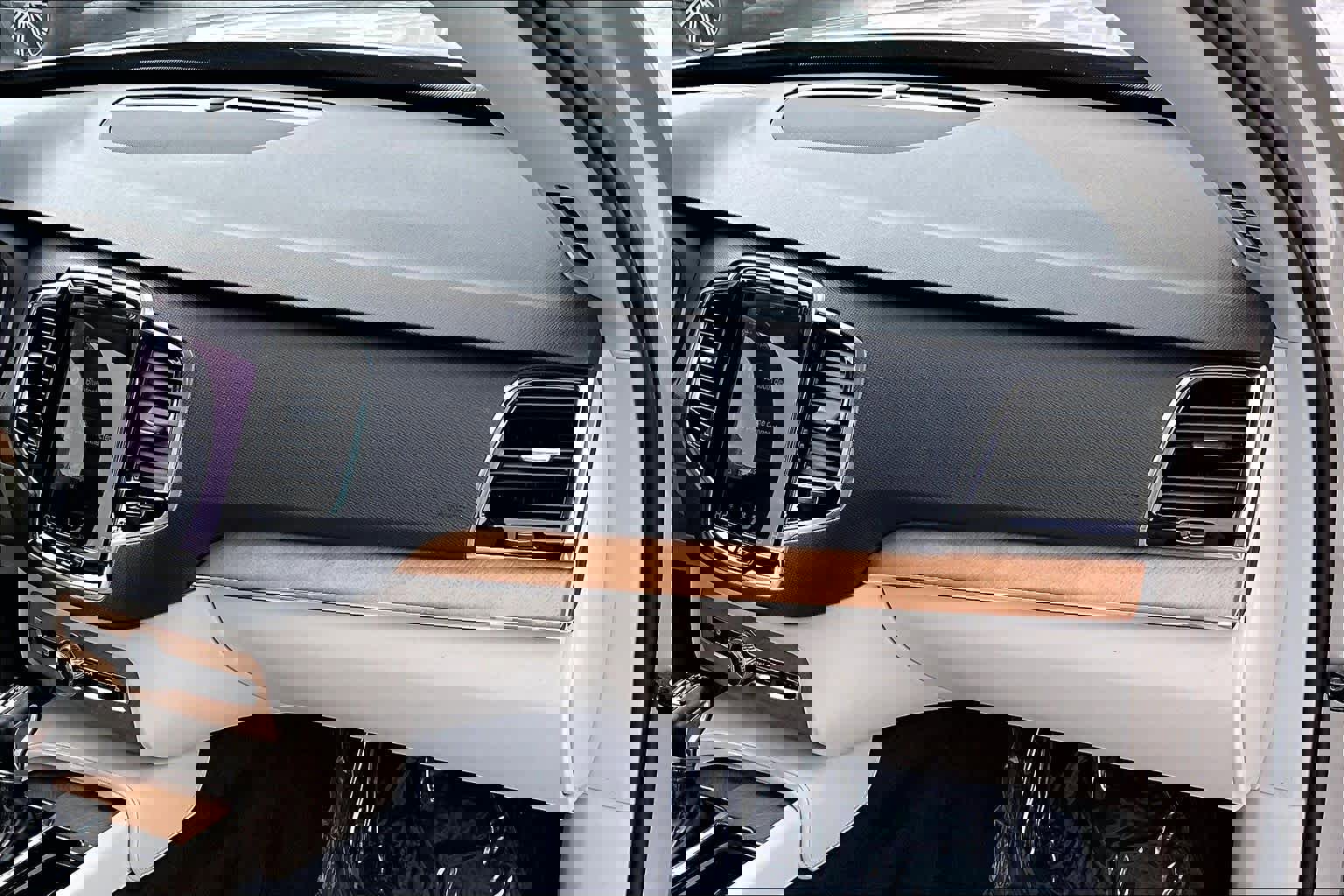 Used 2018 Volvo XC90 T6 Inscription w/ Convenience Package image 17