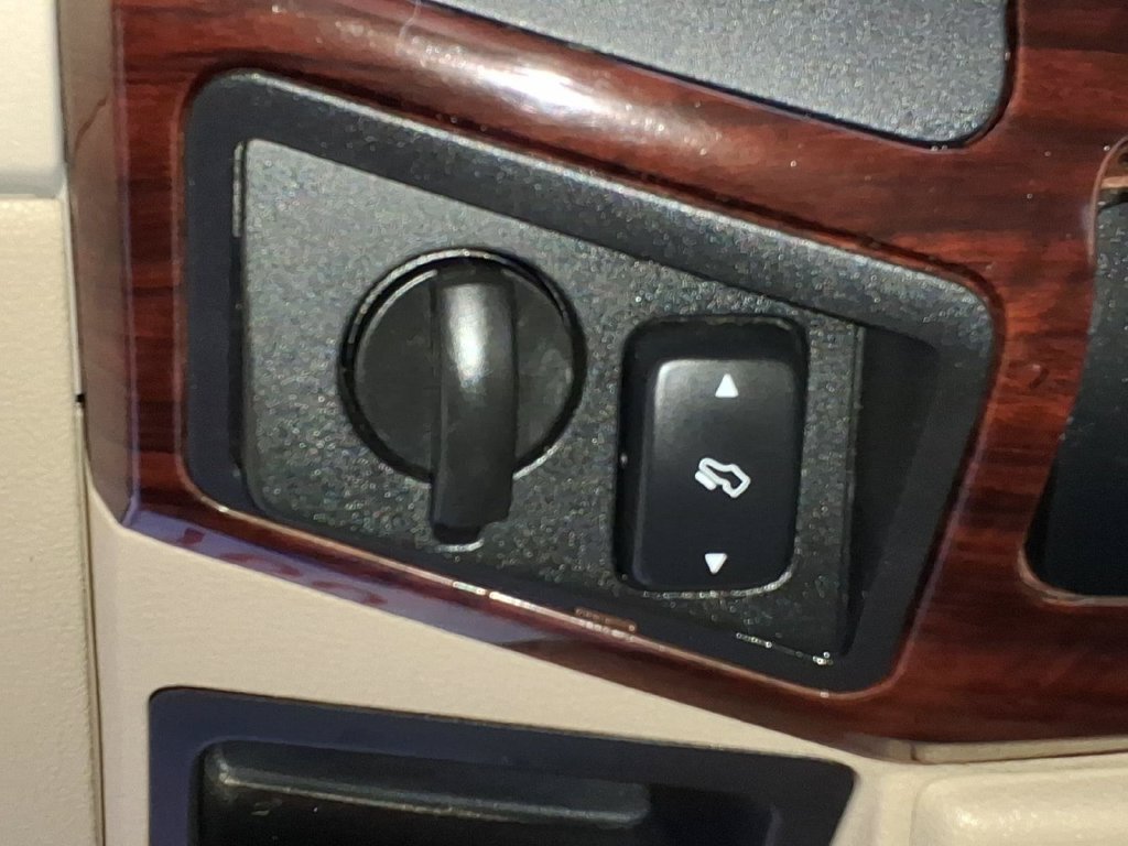 Used 2010 Ford F350 Lariat AWD/4WD image 17