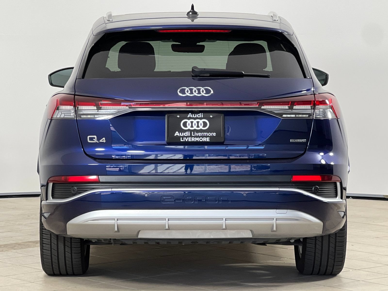 Used 2023 Audi Q4 e-tron Premium Plus w/ Premium Plus AWD/4WD image 5