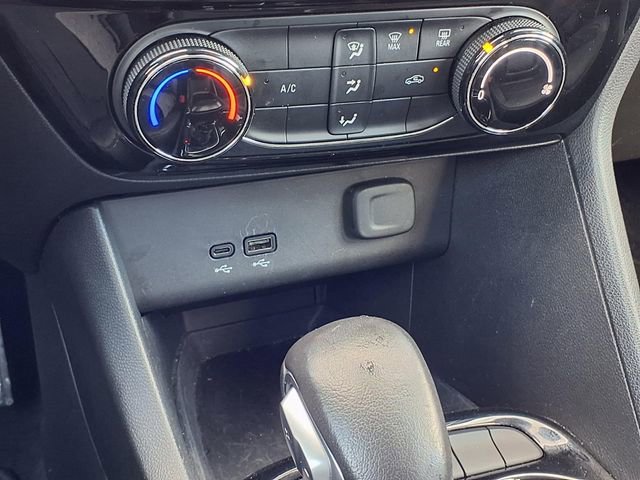 Used 2024 Buick Encore GX Sport Touring image 11