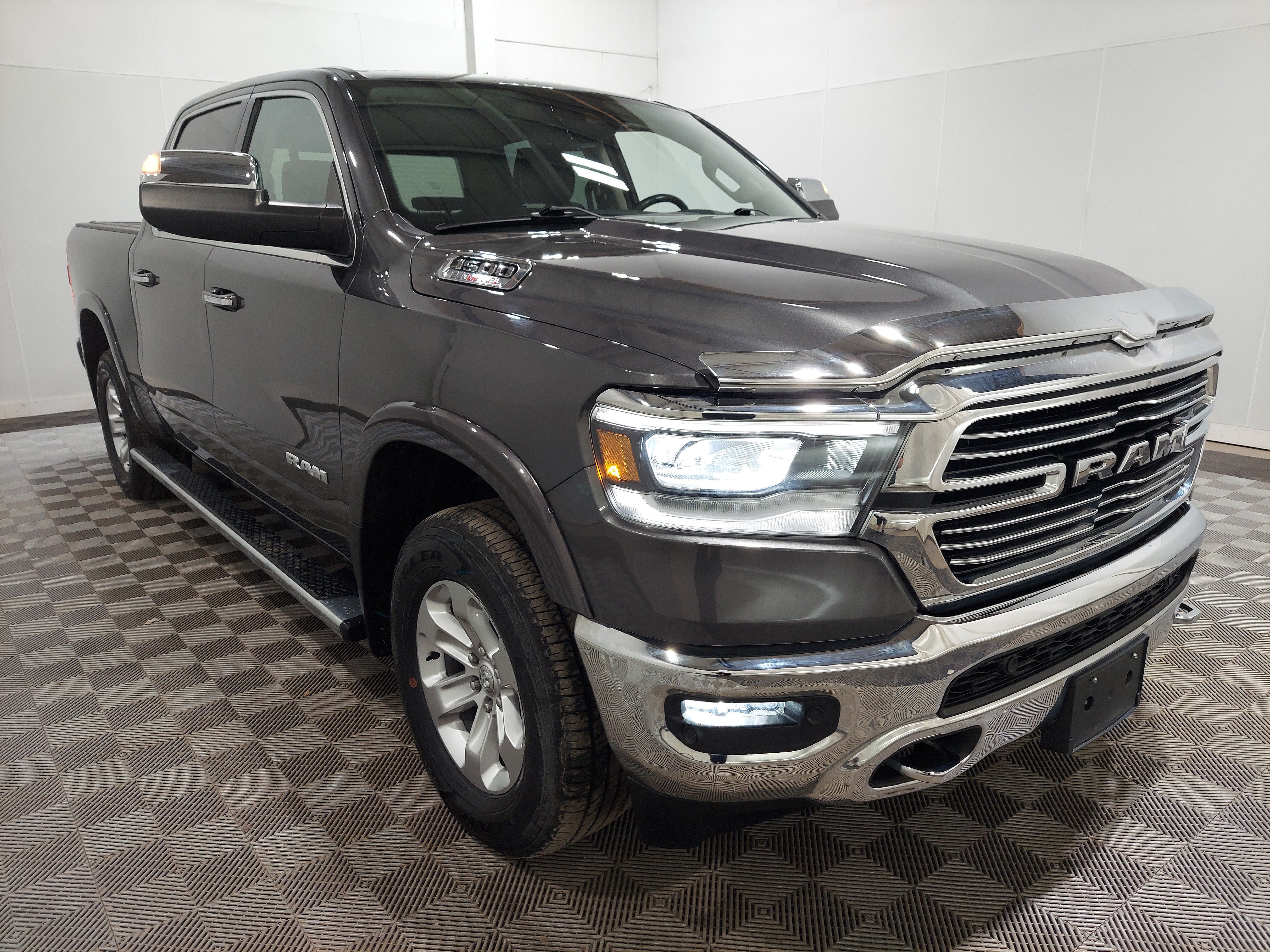 Used 2022 RAM 1500 Laramie AWD/4WD image 4