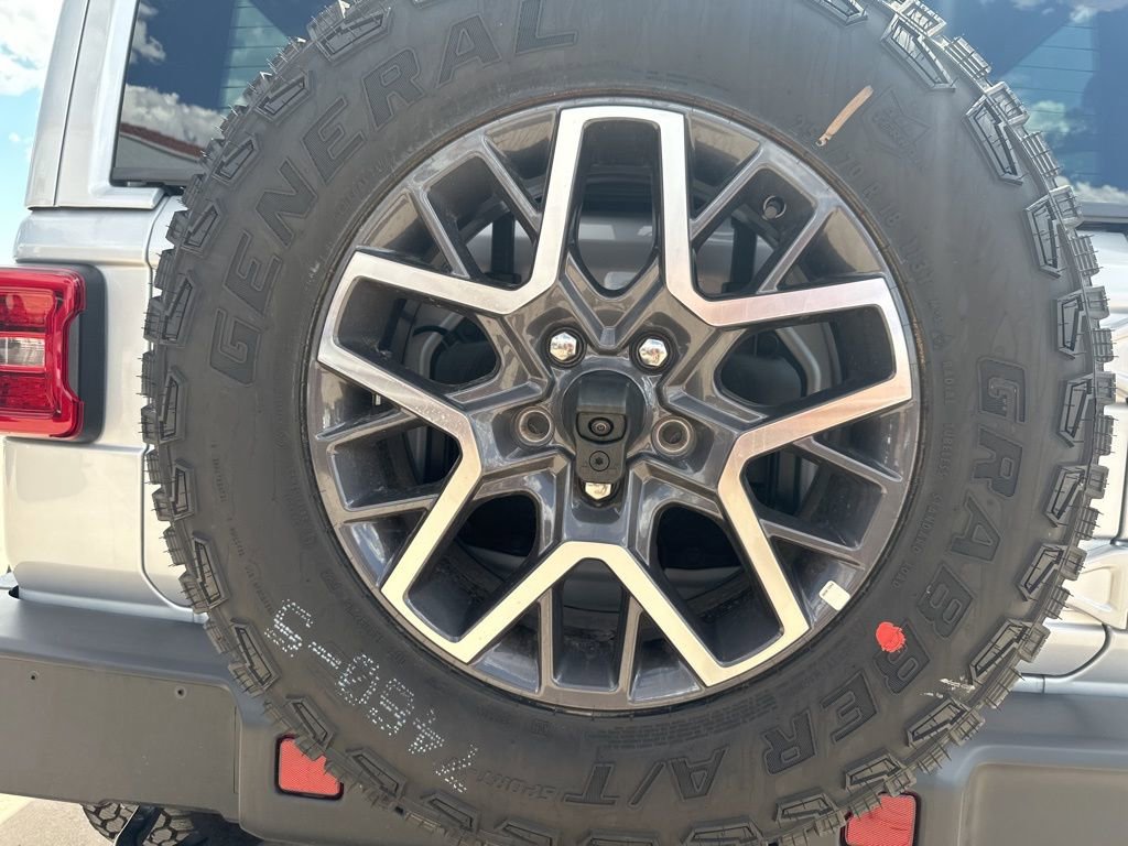 New 2024 Jeep Wrangler Unlimited Sahara w/ Technology Group image 32