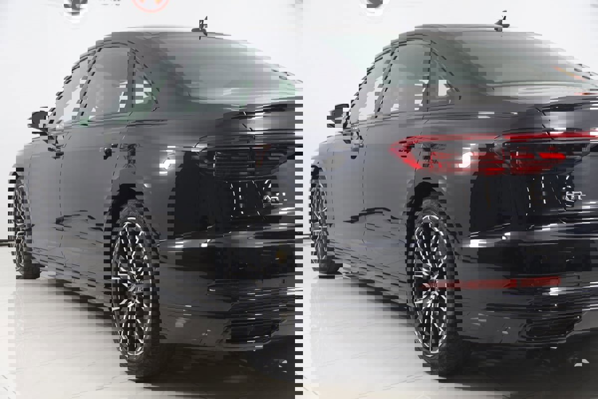 Used 2020 Audi A8 L 4.0T w/ Sport Plus Package image 29