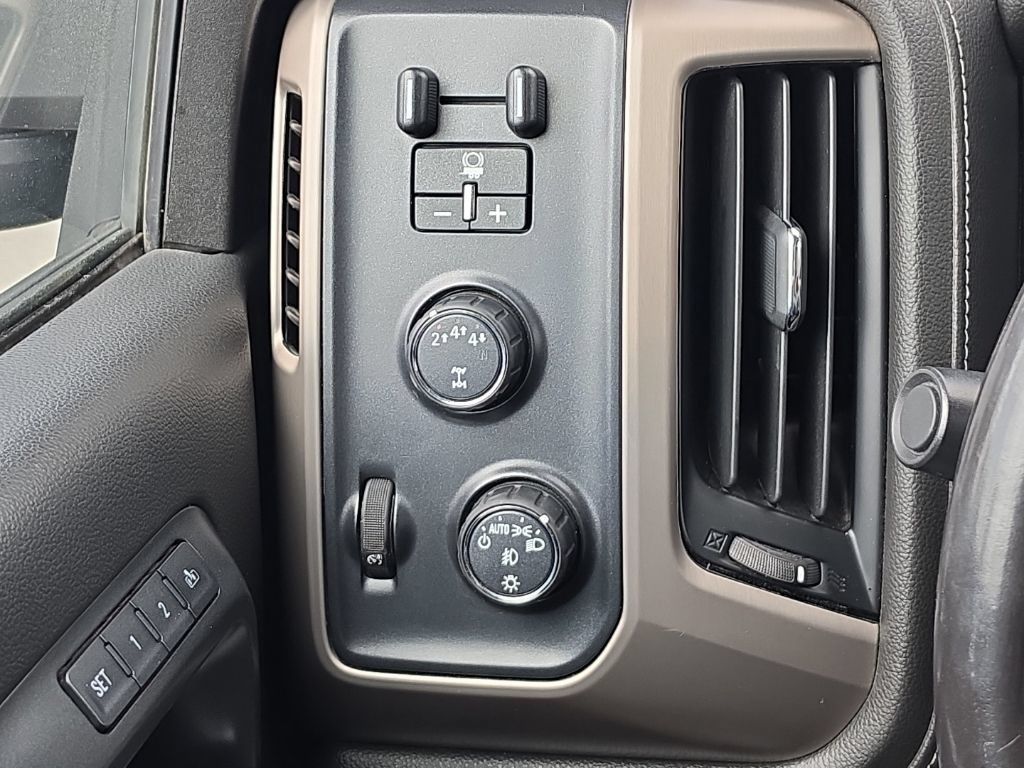 Used 2019 GMC Sierra 2500 Denali w/ Duramax Plus Package AWD/4WD image 33