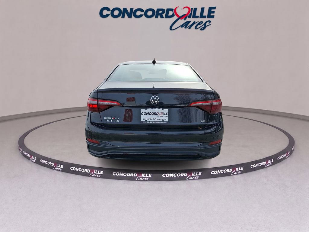 Used 2024 Volkswagen Jetta SE FWD image 5