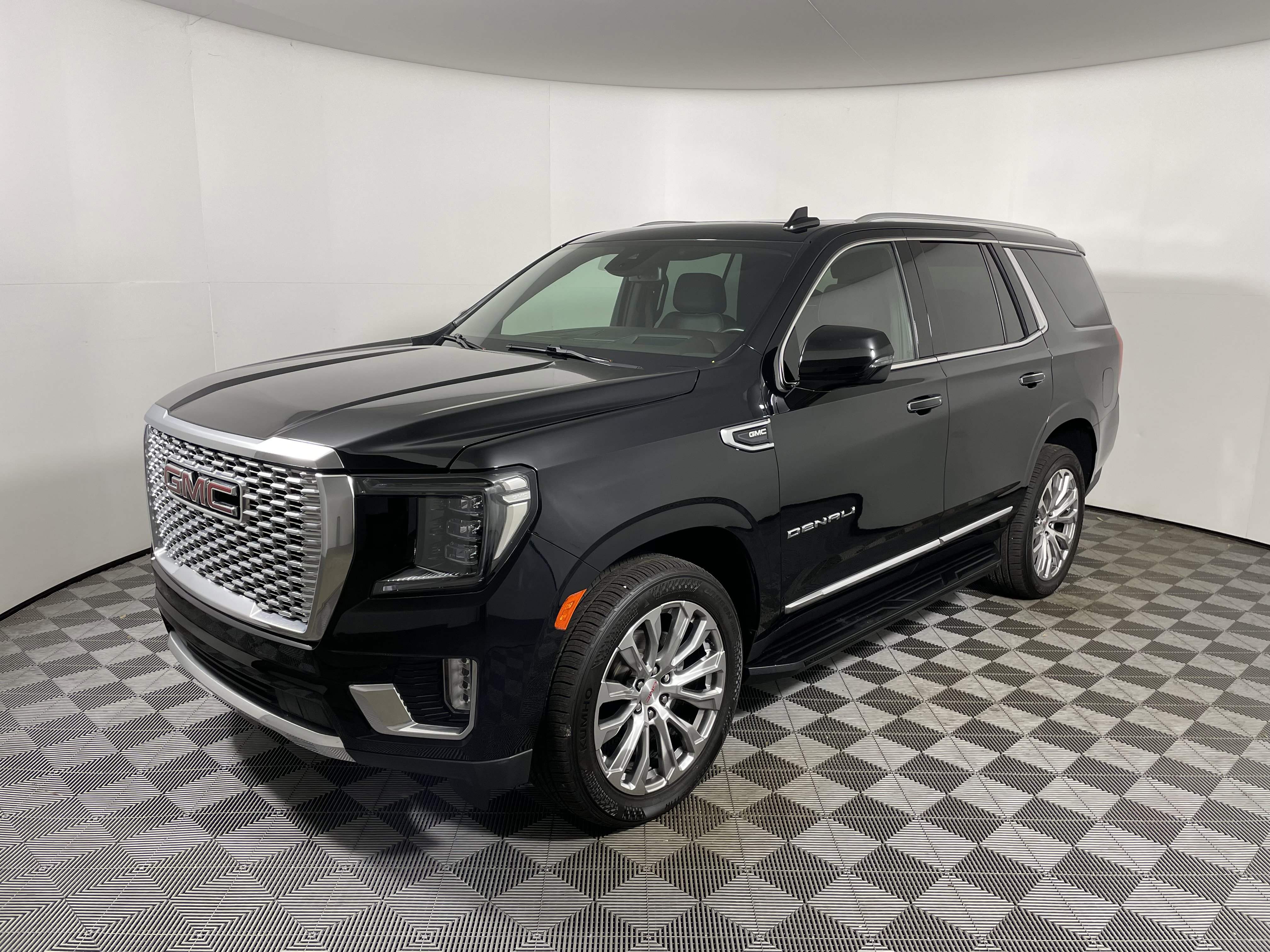 Used 2023 GMC Yukon Denali image 9