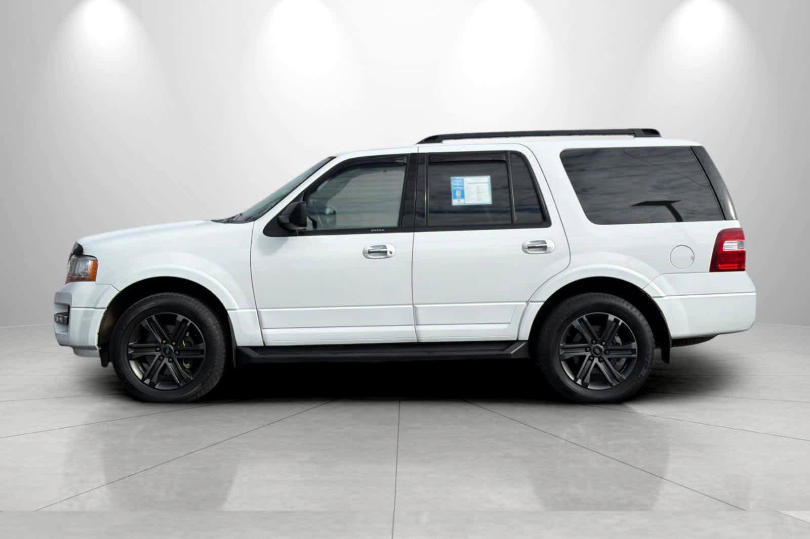 Used 2017 Ford Expedition XLT image 5