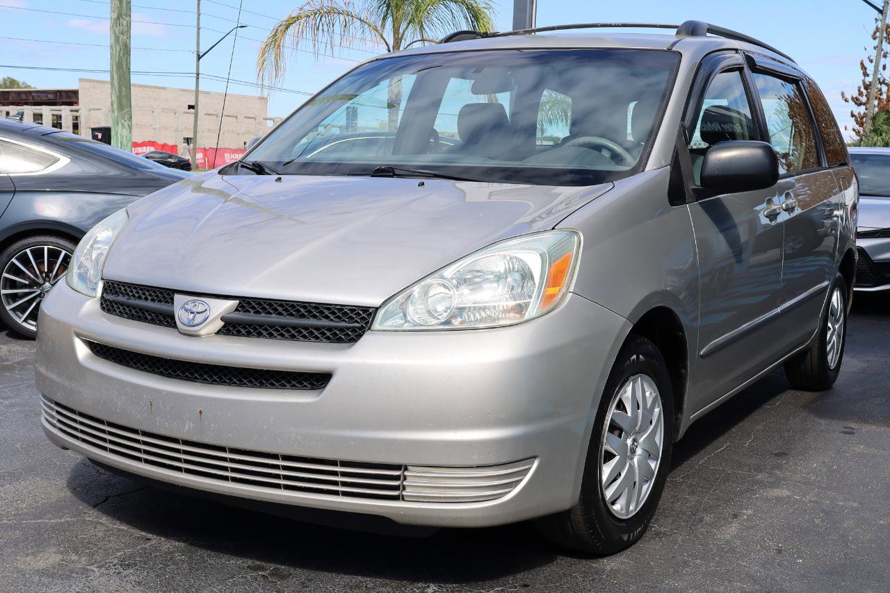 Used 2004 Toyota Sienna CE image 2