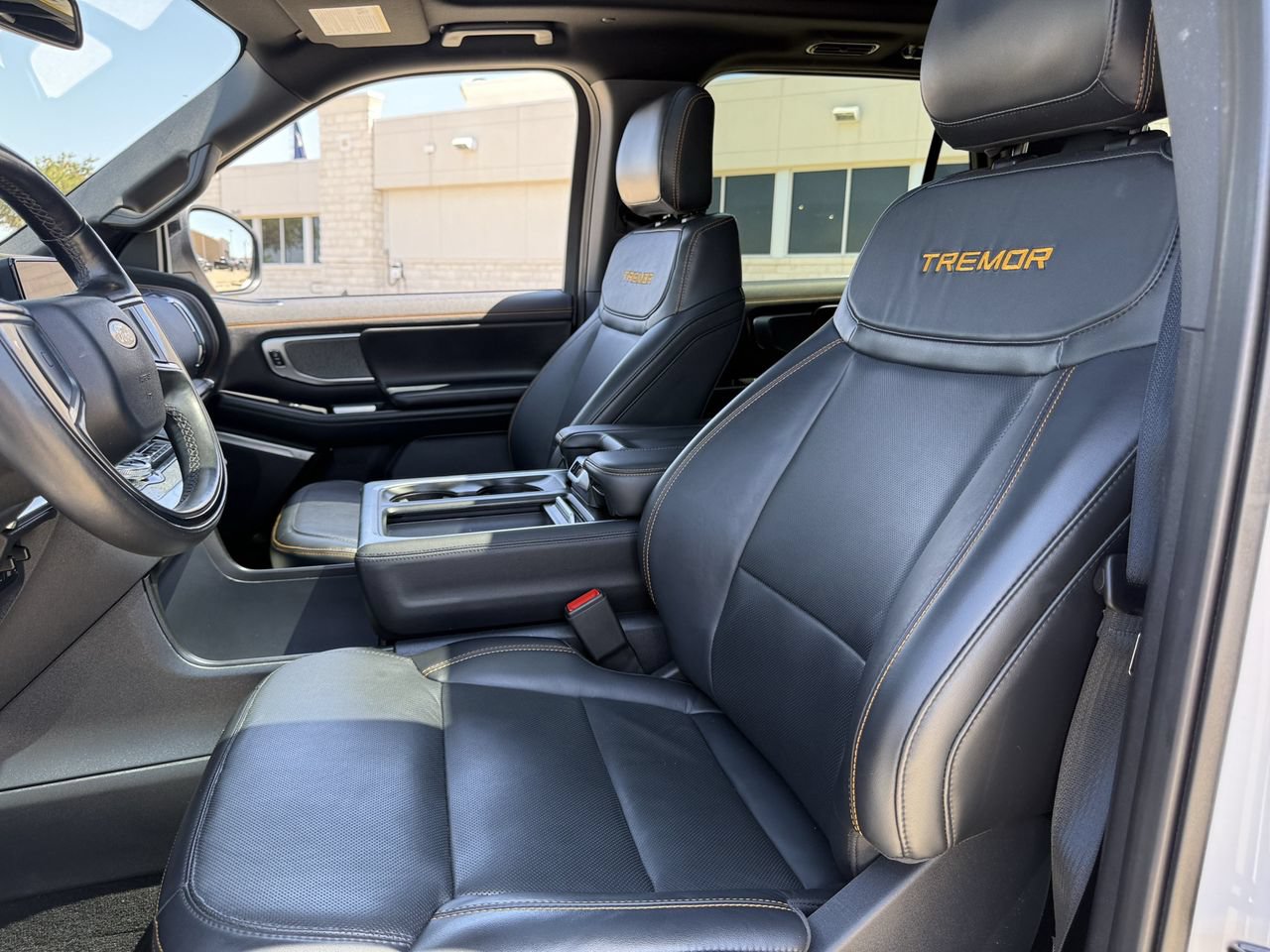 Used 2025 Ford Expedition Tremor AWD/4WD image 23