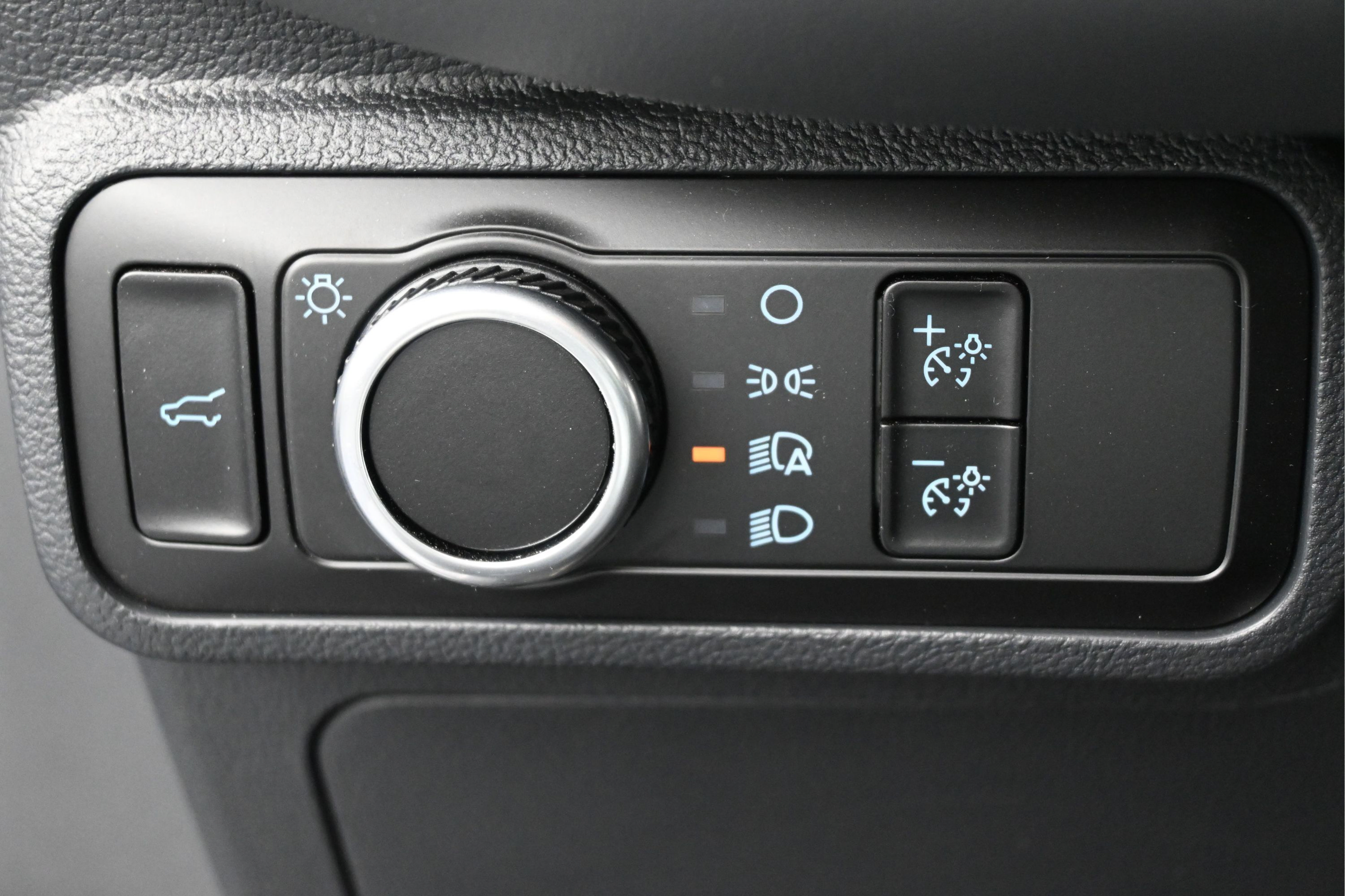 Used 2025 Ford Explorer Active RWD image 21