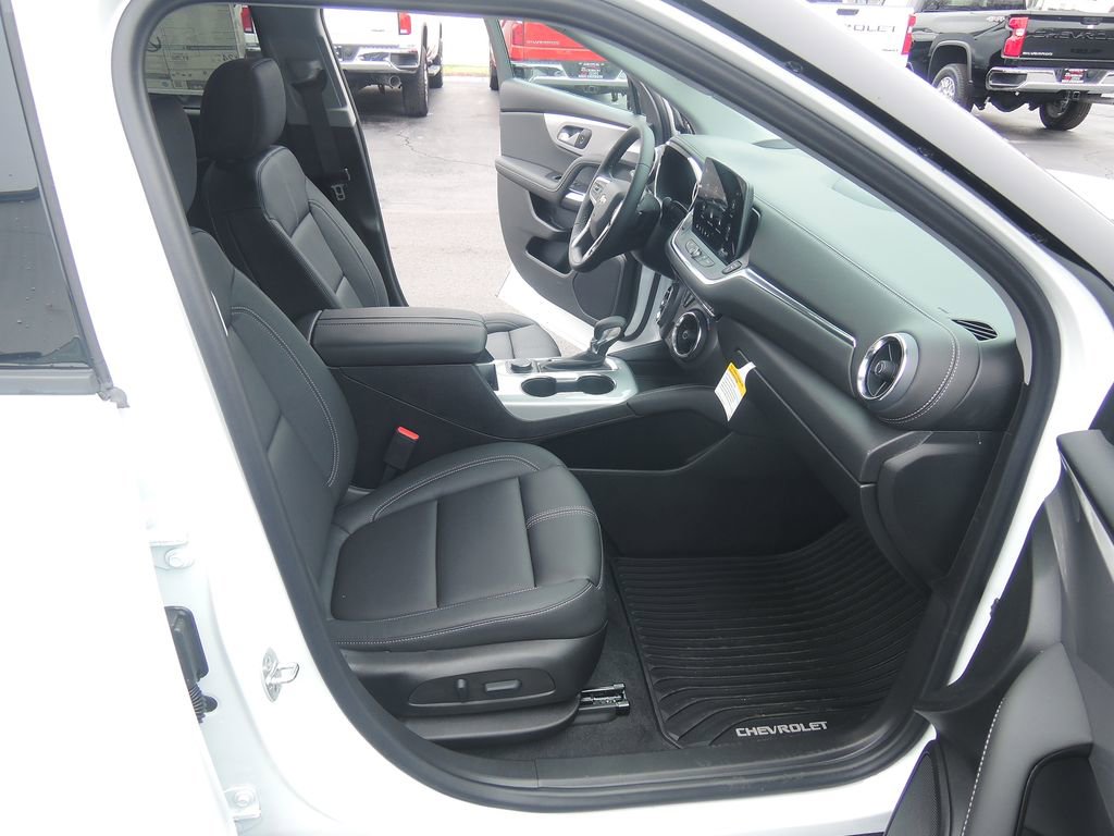 New 2026 Chevrolet Blazer LT w/ Midnight/Sport Edition image 35