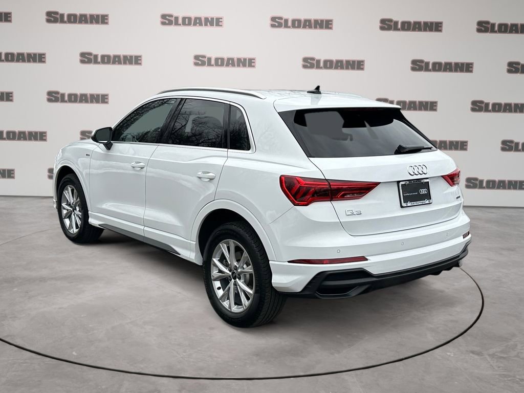 Certified 2025 Audi Q3 2.0T Premium w/ Convenience Package image 3