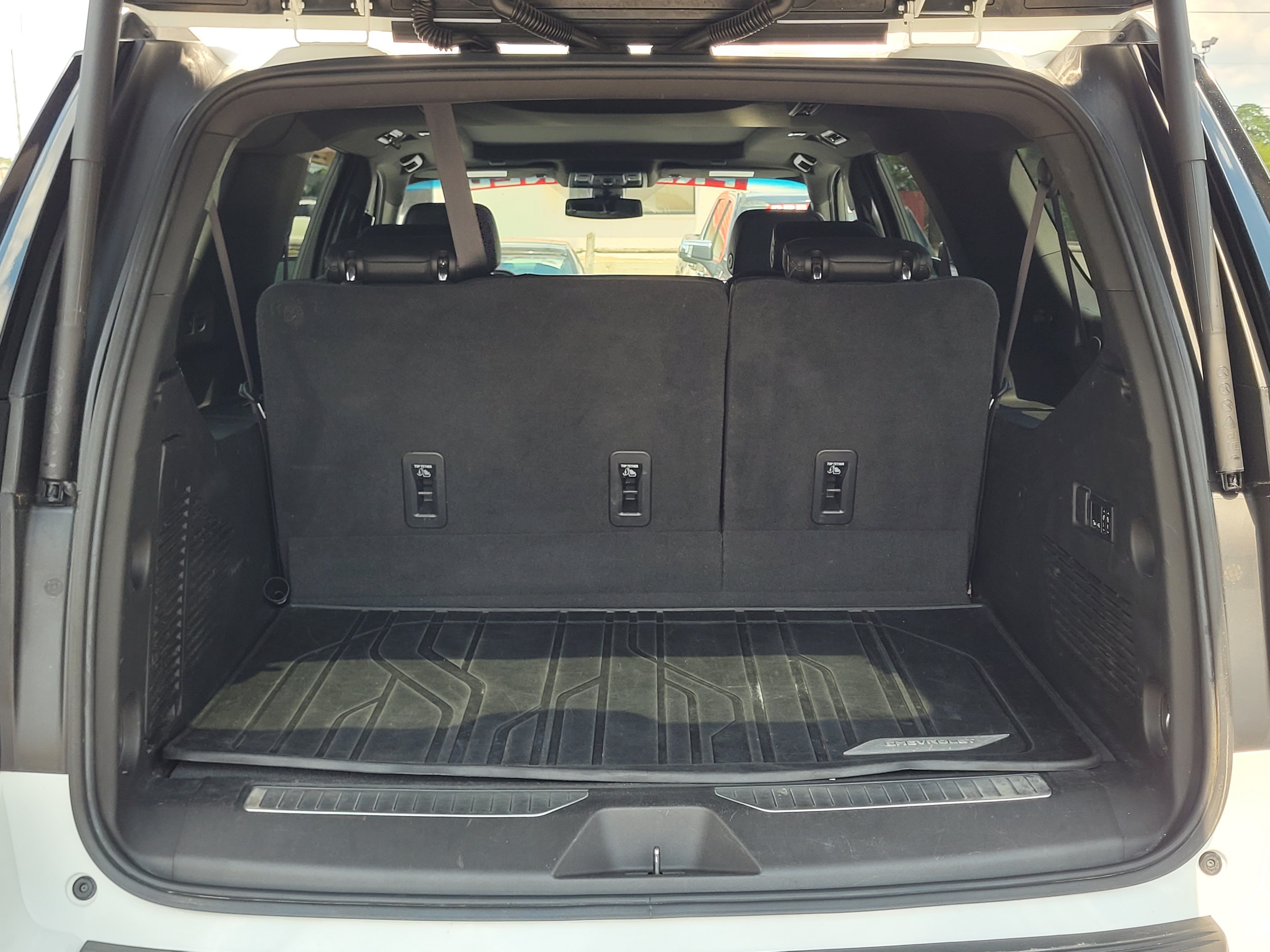 Used 2022 Chevrolet Suburban RST w/ Sport Performance Package AWD/4WD image 9