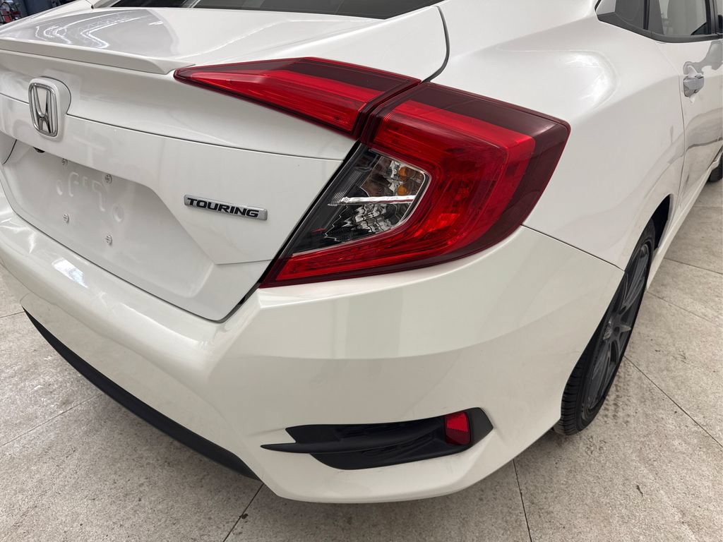Used 2018 Honda Civic Touring image 19