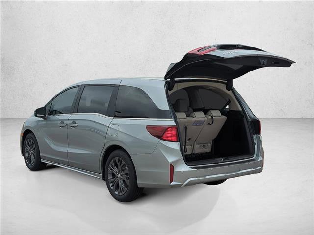 New 2026 Honda Odyssey Touring image 9