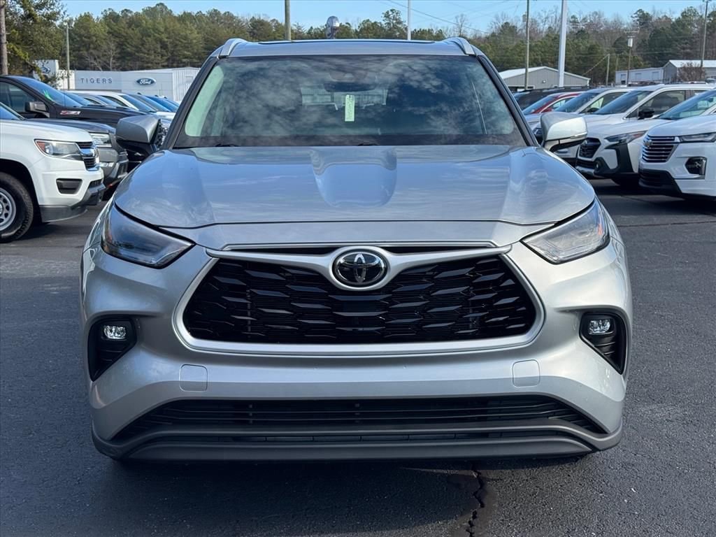 Used 2023 Toyota Highlander XLE image 8
