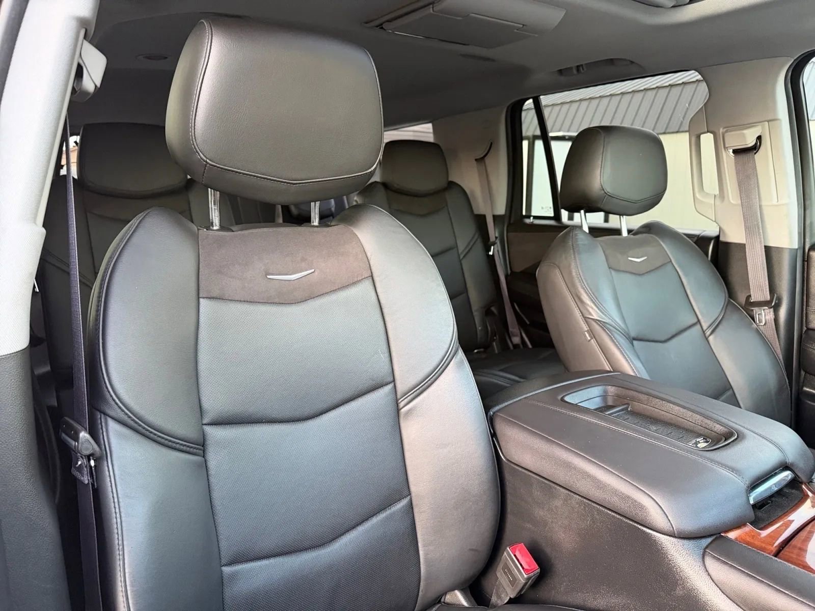 Used 2016 Cadillac Escalade Luxury image 23