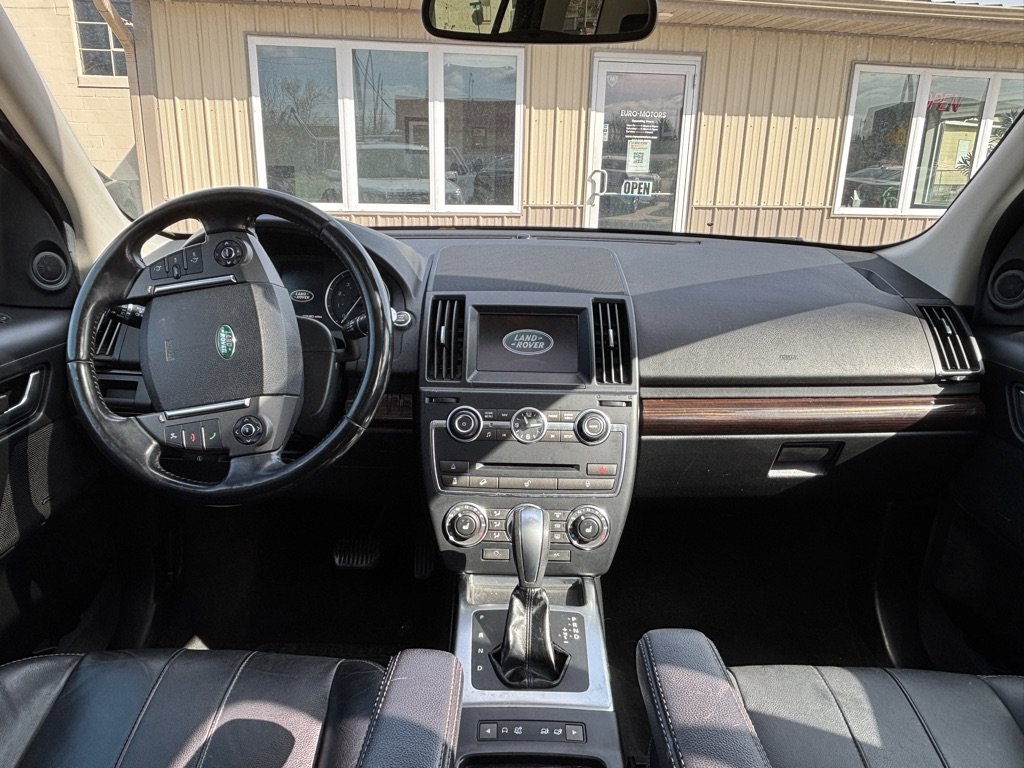 Used 2013 Land Rover LR2 HSE AWD/4WD image 9