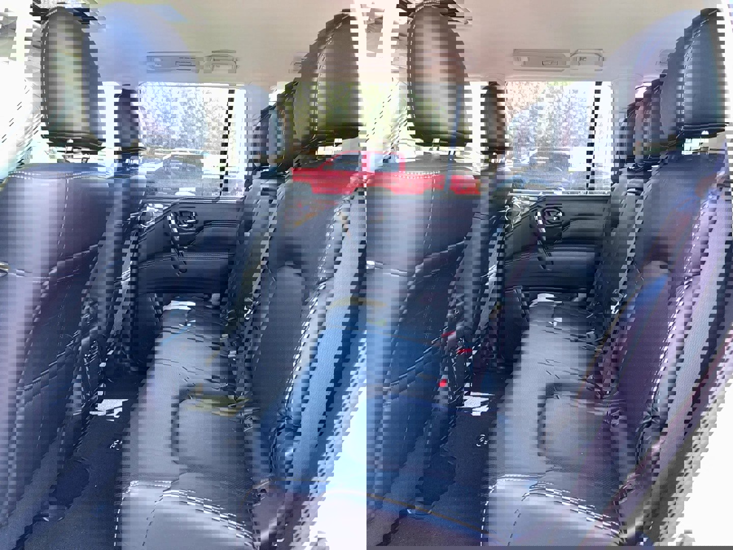 Used 2022 INFINITI QX80 Luxe w/ All-Season Package image 28