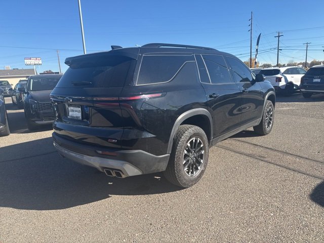 Used 2024 Chevrolet Traverse Z71 image 12