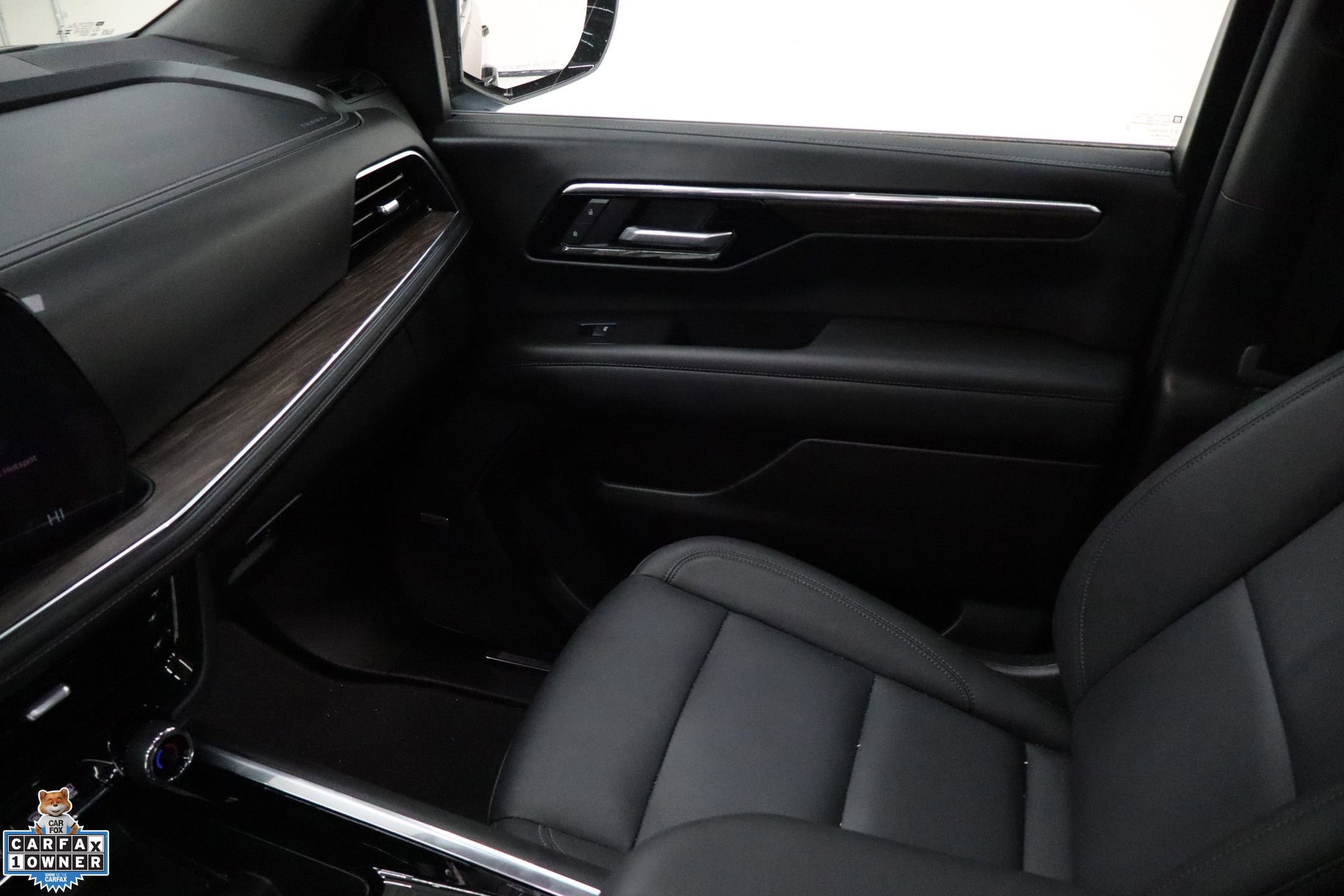 Used 2025 Chevrolet Tahoe LT w/ Comfort Package image 23