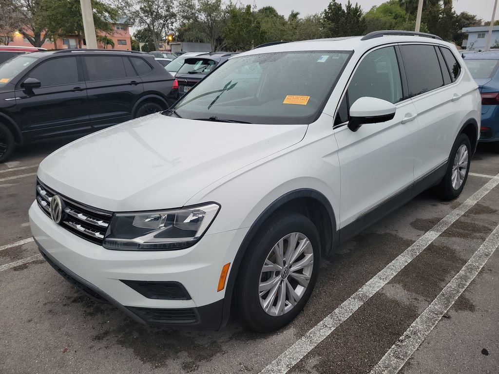 Used 2018 Volkswagen Tiguan SE w/ Panoramic Sunroof Package image 2